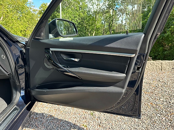 BMW 330d 13 of 18