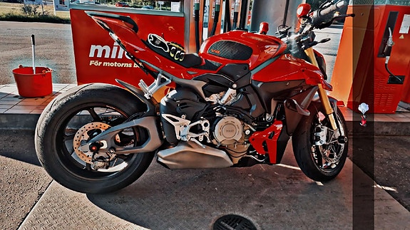 Ducati Streetfighter V4 3 of 3