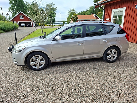 Kia Ceed 2 of 7