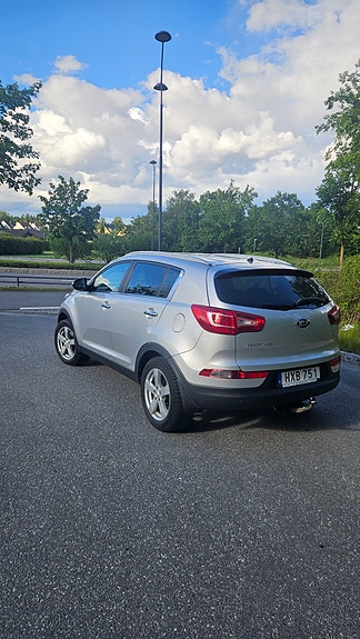 Kia Sportage 2 of 6
