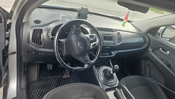 Kia Sportage 3 of 6