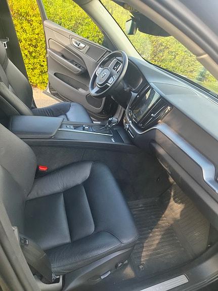 Volvo XC60 6 of 8