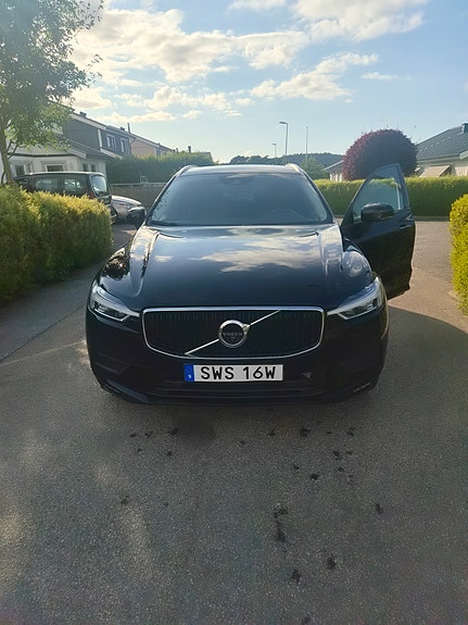Volvo XC60 2 of 8
