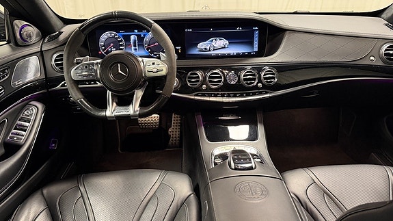 Mercedes-Benz AMG GT Roadster 15 of 30