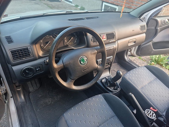 Skoda Octavia 5 of 8