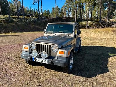Jeep Wrangler 2 of 11