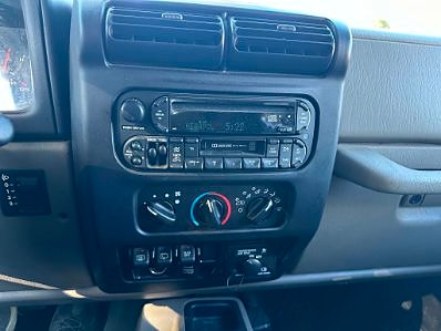 Jeep Wrangler 11 of 11