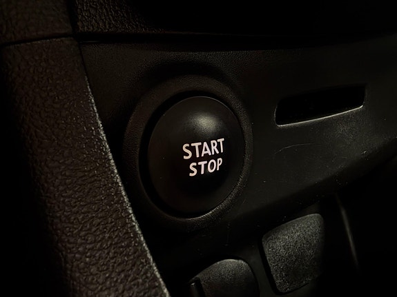 Renault Clio 26 of 29