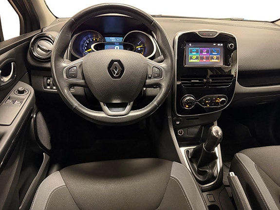 Renault Clio 10 of 29