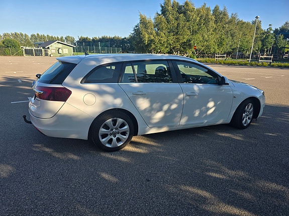 Opel Insignia 3 of 5