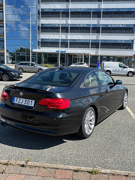 BMW 325i 5 of 8
