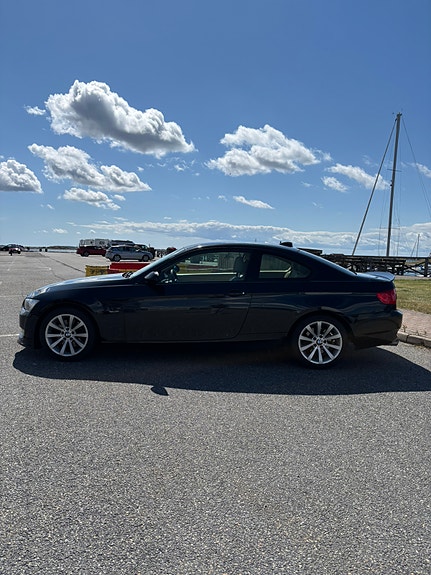 BMW 325i 2 of 8