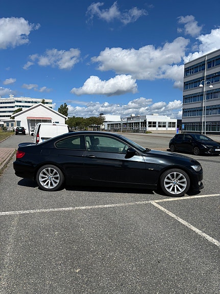 BMW 325i 3 of 8