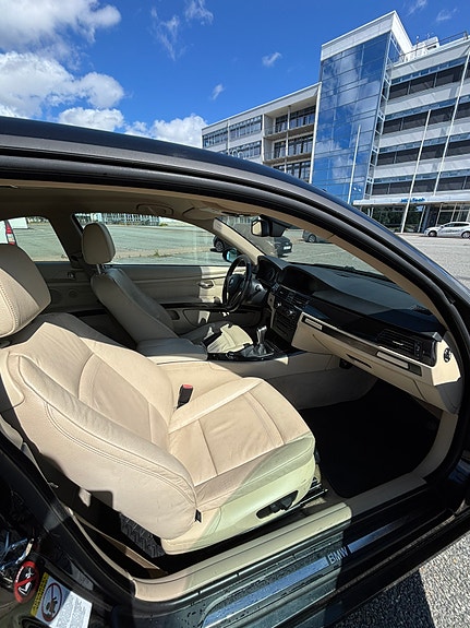 BMW 325i 6 of 8