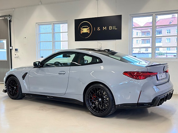 BMW M4 4 of 28