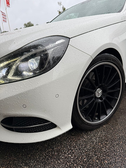 Mercedes-Benz E220 13 of 13