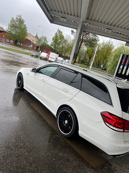 Mercedes-Benz E220 6 of 13