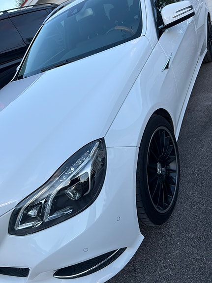 Mercedes-Benz E220 12 of 13