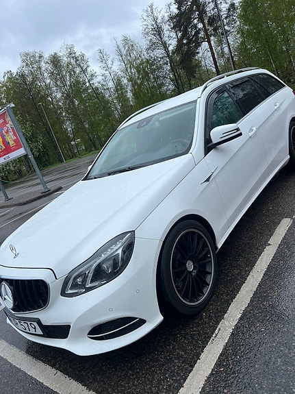 Mercedes-Benz E220 4 of 13
