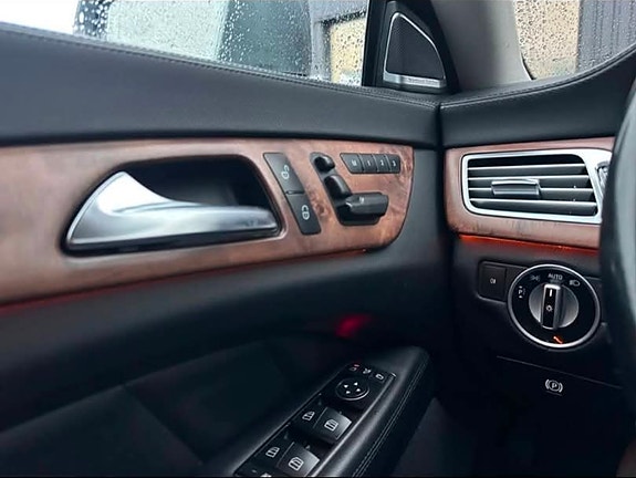 Mercedes-Benz CLS350 7 of 9