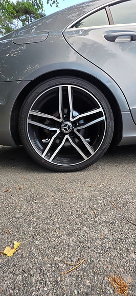 Mercedes-Benz CLS350 8 of 9