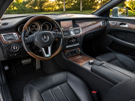 Mercedes-Benz CLS350 3 of 9