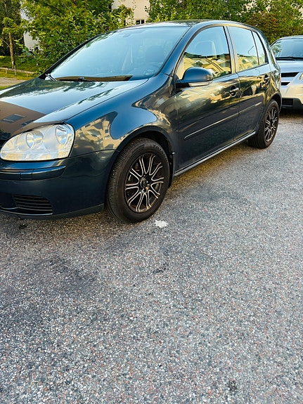 Volkswagen Golf V 3 of 5