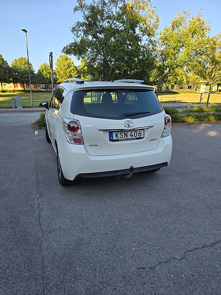 Toyota Verso 2 of 10