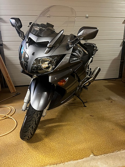 Yamaha FJR1300 2 of 4