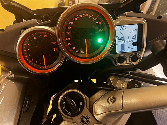 Yamaha FJR1300 4 of 4
