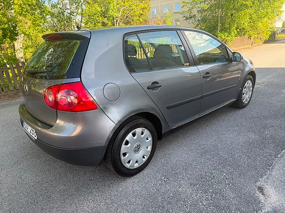 Volkswagen Golf V 4 of 7