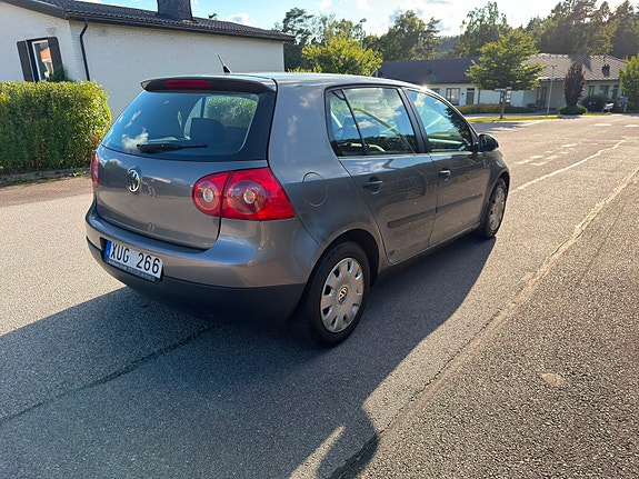 Volkswagen Golf V 3 of 7