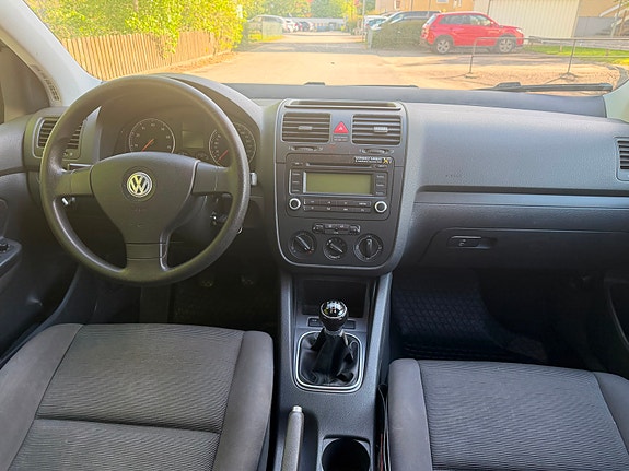 Volkswagen Golf V 5 of 7