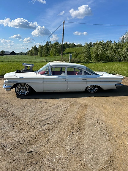 Pontiac 2 of 6