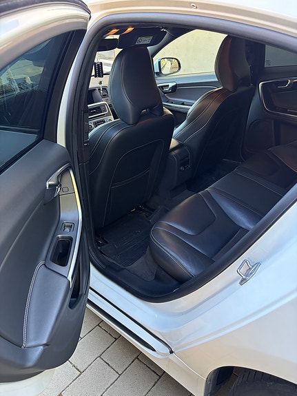 Volvo S60 6 of 8