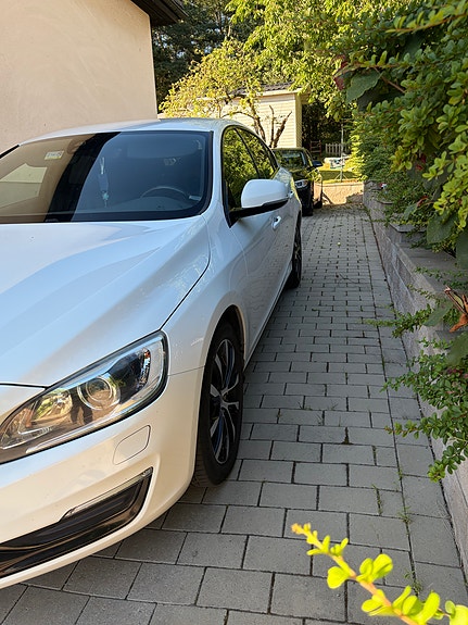 Volvo S60 2 of 8