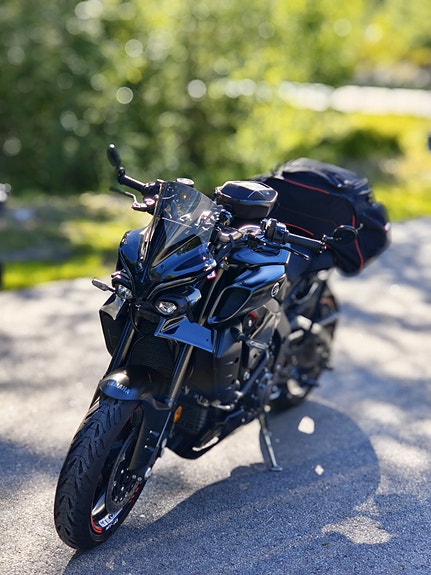 Yamaha MT-10 2 of 3