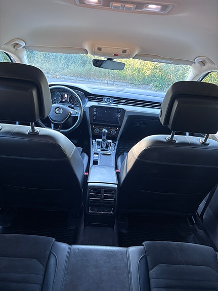 Volkswagen Passat 8 of 12
