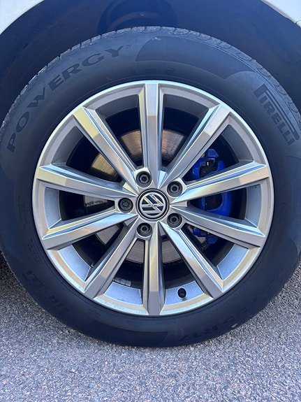Volkswagen Passat 10 of 12