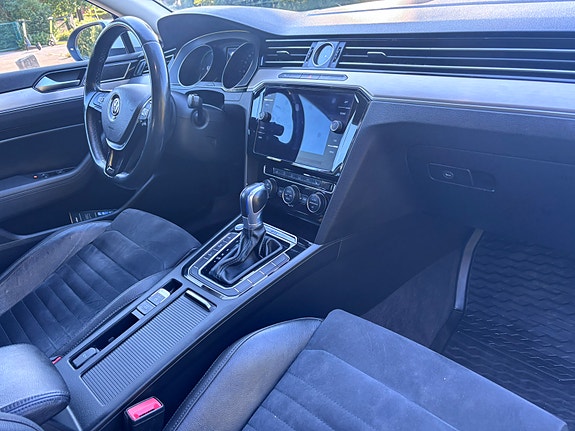 Volkswagen Passat 11 of 12