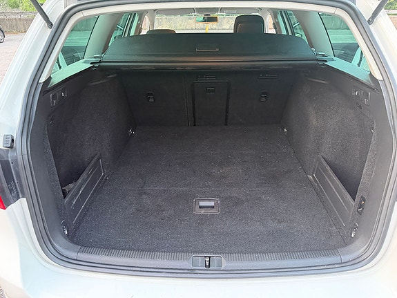 Volkswagen Passat 13 of 13