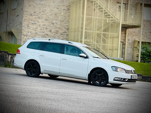 Volkswagen Passat 4 of 13