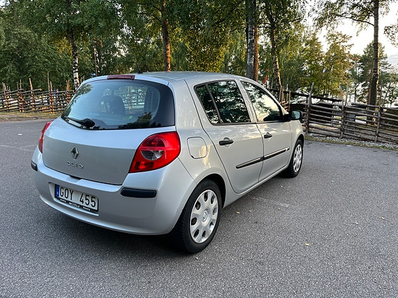 Renault Clio 3 of 10