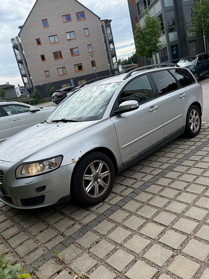 Volvo V50 3 of 8