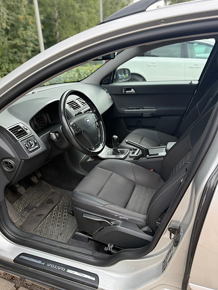 Volvo V50 6 of 8