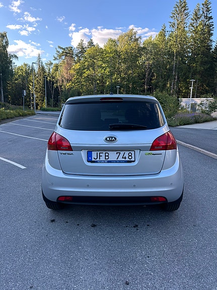 Kia Venga 5 of 9