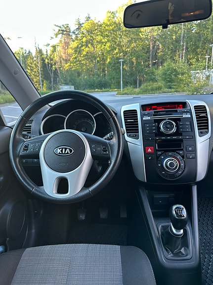 Kia Venga 7 of 9