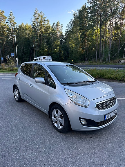 Kia Venga 2 of 9