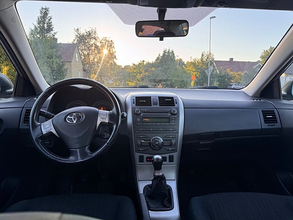 Toyota Corolla 9 of 11