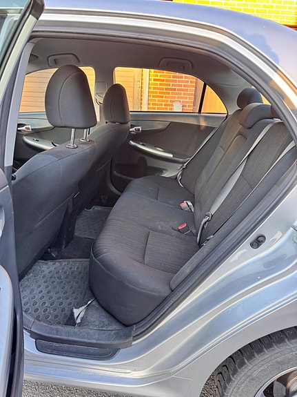 Toyota Corolla 8 of 11